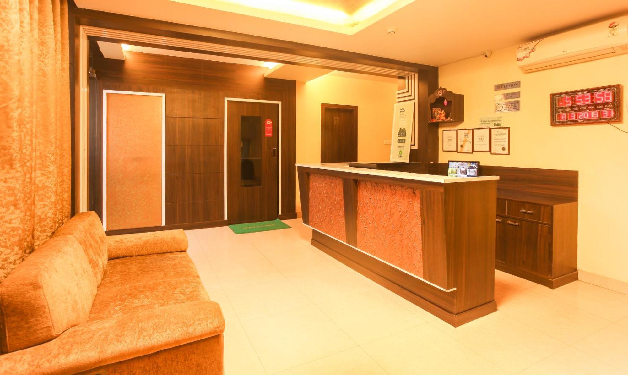 Hotel Janki International 3 Km From Kashi Vishwanath Temple Free Pickup From Railway Station - Varanasi — Photos 1